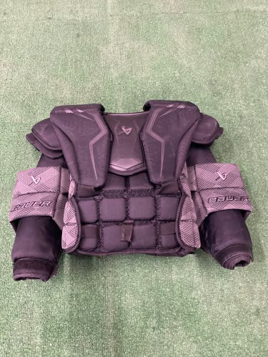 Intermediate Medium Bauer Elite Goalie Chest Protector (Used)