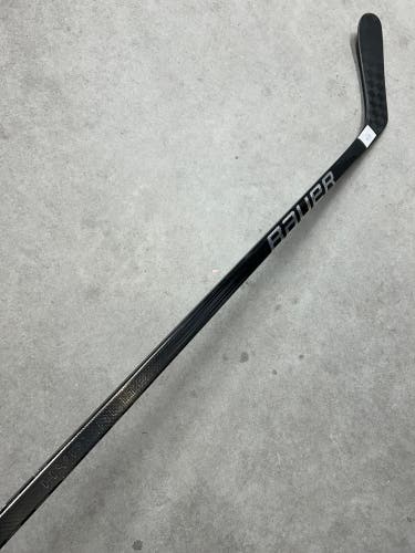 95 Flex Custom P28 Senior Bauer Vapor Hyperlite 2 Left Hand Hockey Stick (New)