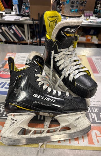 INT 6.5 fit 2 Bauer Supreme M4 (Used) Intermediate Ice Hockey Skates