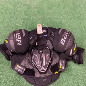 Large Intermediate Bauer Supreme M5 Pro Shoulder Pads (Used)