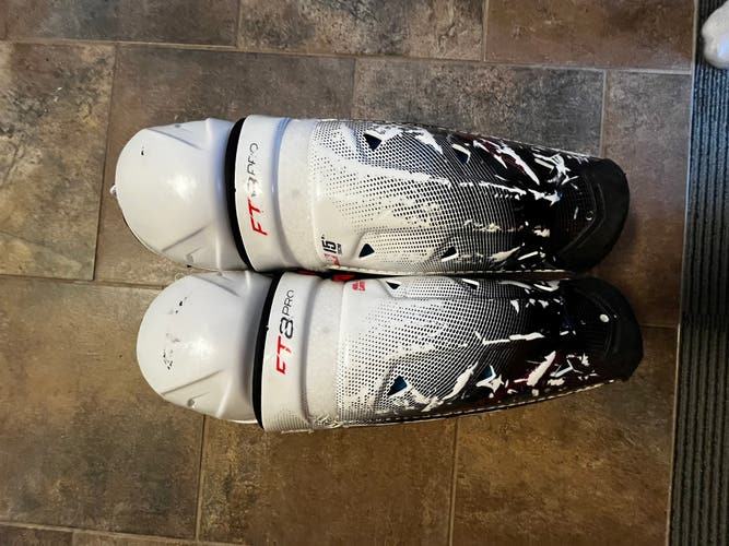 CCM Jetspeed FT8 Pro Senior 15" Shin Pads Pro Stock (Used)