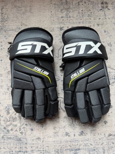 STX Stallion 200 Lacrosse Gloves (Used)