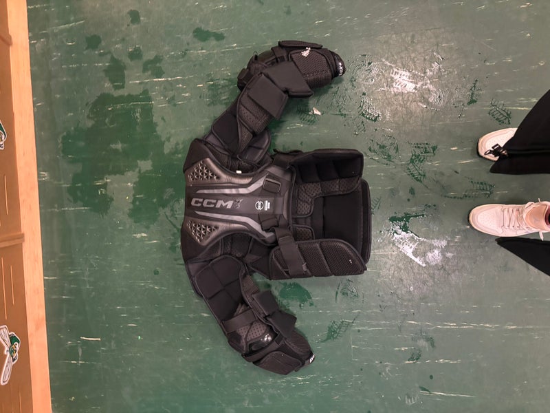 Large 2023 CCM EFlex 6 Goalie Chest Protector (Used)