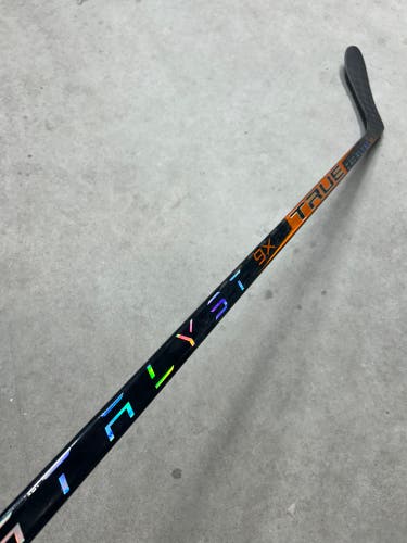 85 Flex P28 Senior True Catalyst 9x Left Hand Hockey Stick Pro Stock (New)