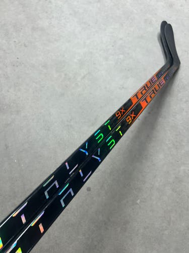 2 PACK 85 Flex P28 Senior True Catalyst 9x Left Hand Hockey Stick Pro Stock (New)