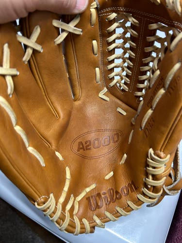 2024 Wilson A2000 LH Pitcher's Baseball Glove 11.75" (Used)