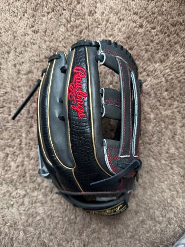 2025 Rawlings Heart of the Hide RH Outfield Baseball Glove 12.75" (New)