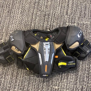 Junior CCM Tacks AS-V Shoulder Pads I Large