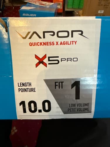 2023 Bauer Vapor X5 Pro Hockey Skates size 10 (New) *no blades*