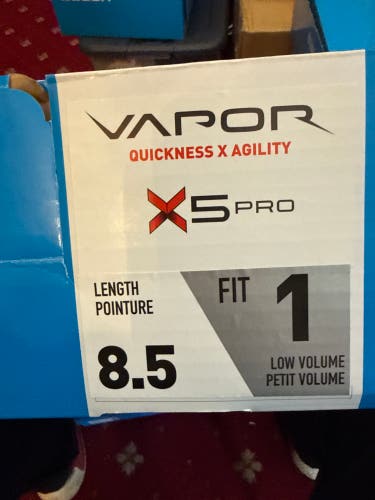 2023 Bauer Vapor X5 Pro Hockey Skates size 8.5 (New) *no blades*