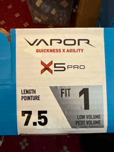 2023 Bauer Vapor X5 Pro Hockey Skates size 7.5 (New) *no blades*