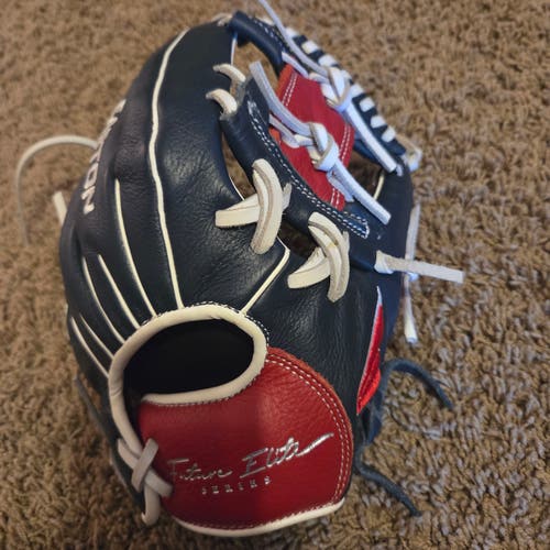 Easton RH Future Elite Baseball Glove 11" Nice Youth Game Ready Glove