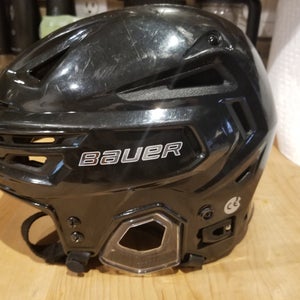 Excelent condition Small Bauer Re-Akt 150 Helmet (Used)
