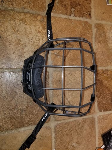 Like new Small CCM FM680 (Used)