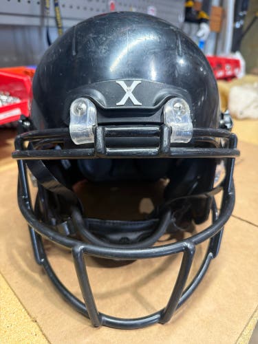 USED XENITH X2E+ YOUTH FOOTBALL HELMET - SMALL - BLACK