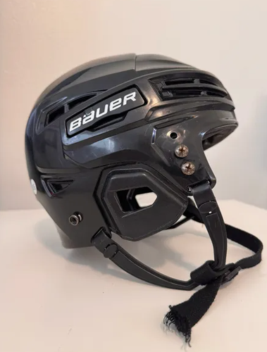 Medium Bauer IMS 5.0 Helmet with bauer cage( Used)