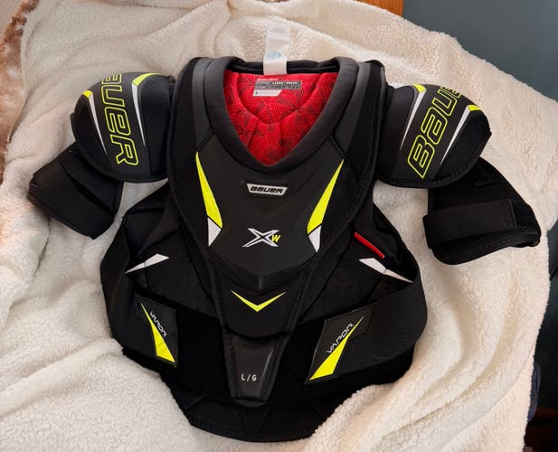 Womens Bauer Vapor X-W Shoulder Pads Large