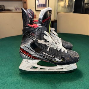 Black Bauer Vapor 2X Pro Hockey Skates Regular Width Size 5.5 (Used)