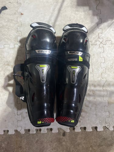 Senior Bauer Vapor Hyperlite 14" Shin Pads (New)
