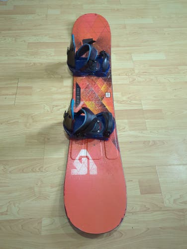 Used Snowborad Burton LTR 140cm with Burton bindings S/ M fit 5-8 beginners.