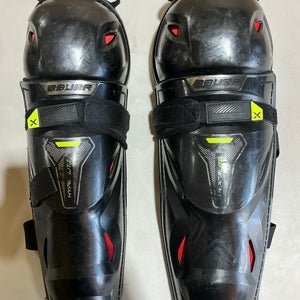 Senior Bauer Vapor Hyperlite Pro Stock 16" Shin Pads (Used) 7532