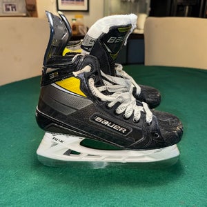 Black/Yellow Bauer Supreme 3S Pro Hockey Skates Size 5.5 (Used)