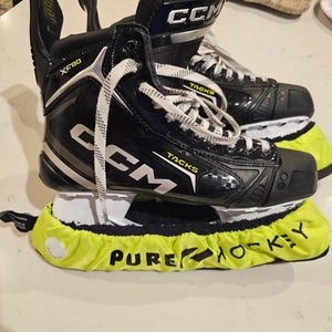 Black 2025 CCM Tacks XF 80 Hockey Skates Regular Width 9 (New)
