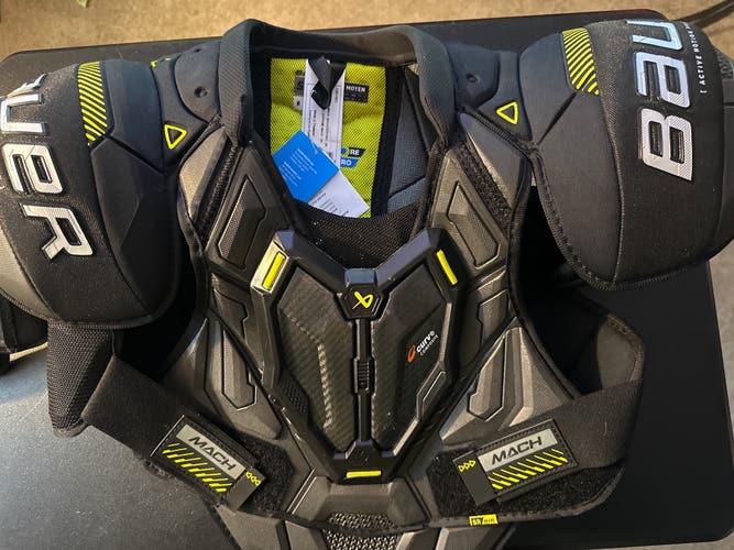 Senior Medium Bauer (New) Supreme Mach Shoulder Pads