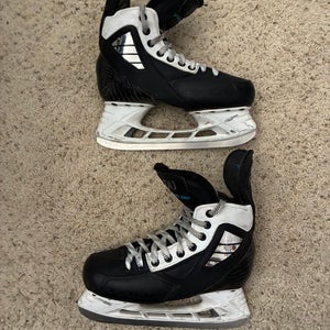 True Pro Custom Hockey Skates Extra Wide Width Pro Stock Size 6 (Used)
