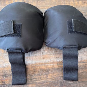 (Used) Goalie pant Velcro knee pads