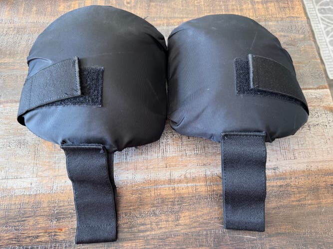 (Used) Goalie pant Velcro knee pads