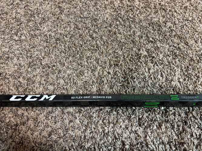 Junior CCM Ribcor Trigger 4 Pro Right Handed Hockey Stick P28 50 Flex (Used)