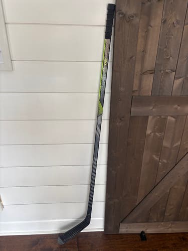 Senior Warrior Alpha LX2 Right Handed Hockey Stick W03 65 Flex 56” (Used)
