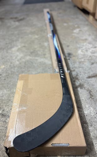 Senior Bauer Vapor Flylite Right Handed Hockey Stick P92 77 Flex (Like New)