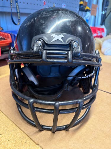 USED XENITH X2E+ YOUTH FOOTBALL HELMET - MEDIUM - BLACK
