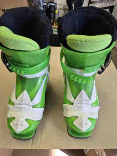Kid's Mondo 18.5 Elan All Mountain Ezyy 1 Ski Boots (Used)