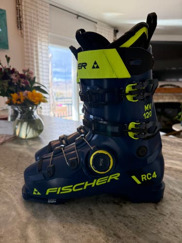 Mondo 28 & 28.5 Men's Fischer RC4 MV All Mountain Ski Boots Stiff Flex (Used)