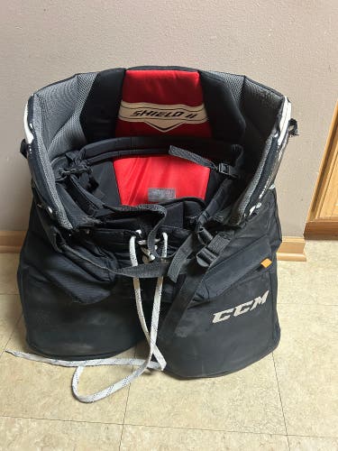 Medium CCM EFlex 2 Shield Goalie Pants