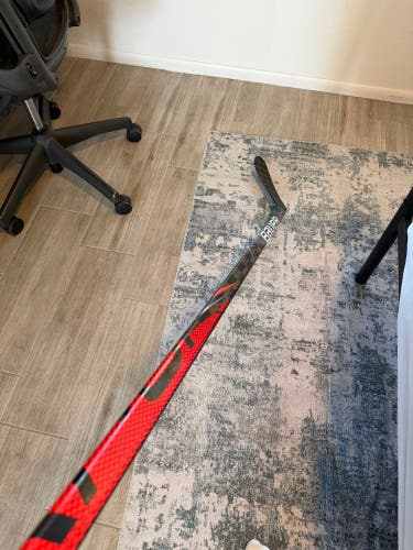 Senior Bauer Vapor Flylite Left Hand Hockey Stick P28 82 Flex Pro Stock (Used)