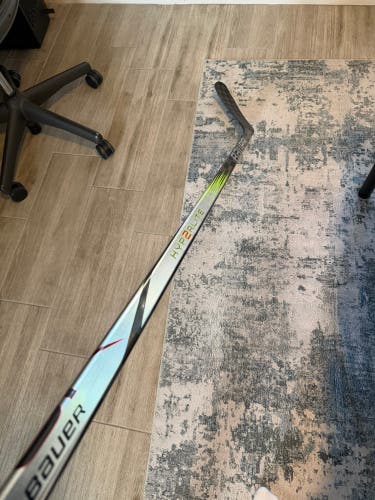 Senior Bauer Vapor Hyperlite 2 Left Hand Hockey Stick P90TM 87 Flex (Used)