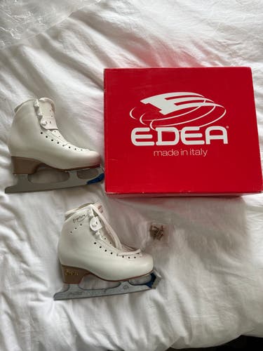 Brand New EDEA Overture Figure Skates 225 C with Wilson Coronation Ace blades