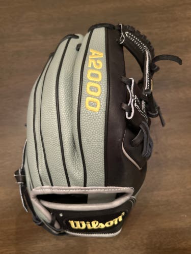 Wilson A2000 RH Infield Baseball Glove 11.5" (New)