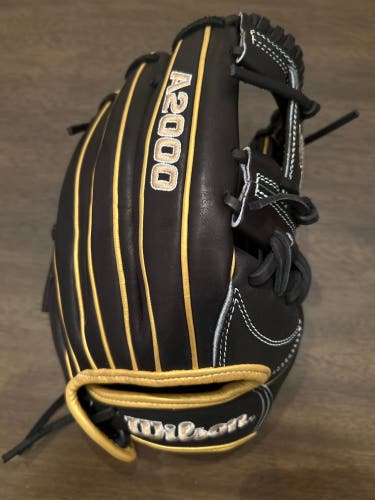 Wilson A2000 RH Infield Baseball Glove 11.75" (New)