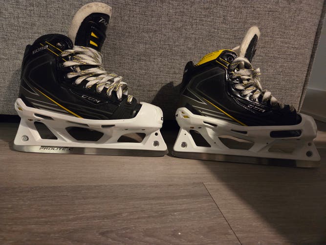 CCM Tacks 6092 Hockey Goalie Skates Extra Wide Width 7.5 (Used)