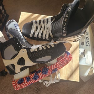 Black/Gray 2003 CCM Tacks 1152 Hockey Skates Pro Stock 9.5 (Used)