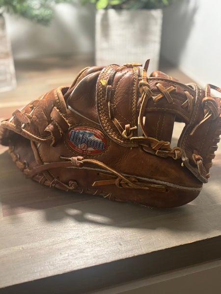 Nokona AMG 100 RH Infield Baseball Glove