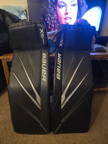 Small Bauer Vapor X5 Pro Goalie Leg Pads