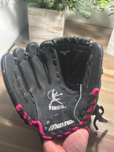 Mizuno Finch LH Softball Glove 11"