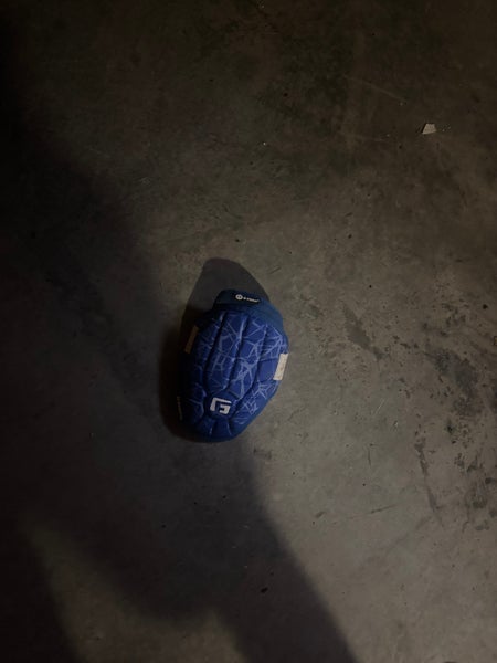 Blue G form senior elbow guard