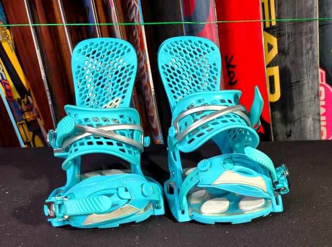Large Women Burton Snowboard Bindings (Used)